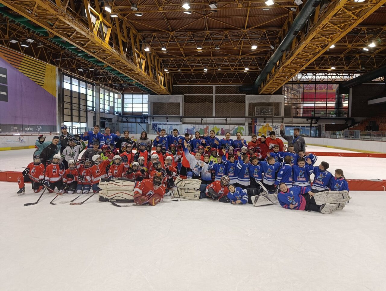 Trening/led, karting, U18 IIHF Srb-Hol…